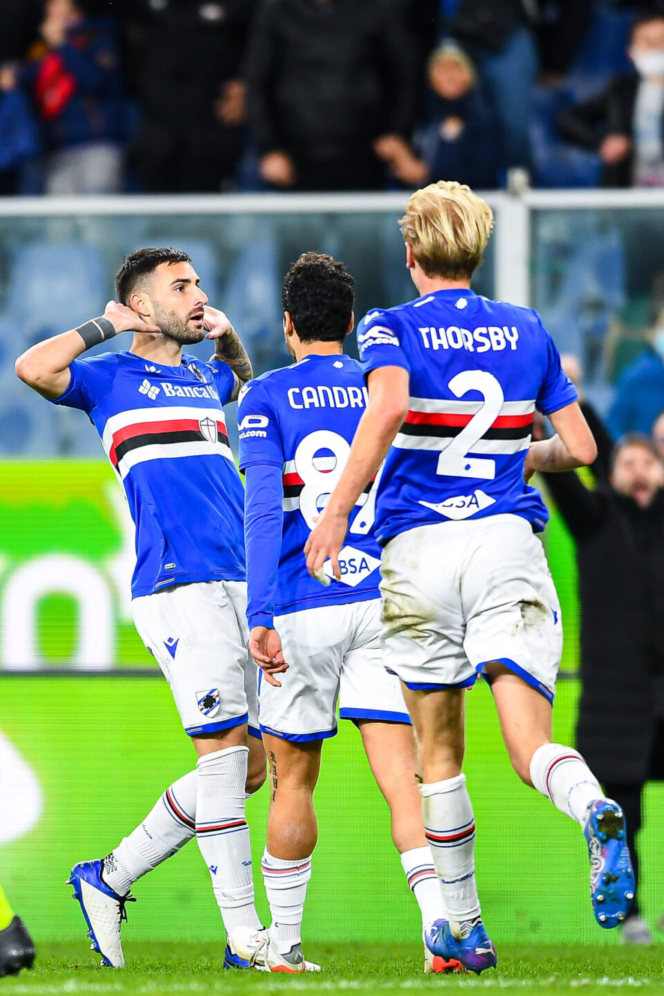 Nicola Murru festeggia il primo gol in A